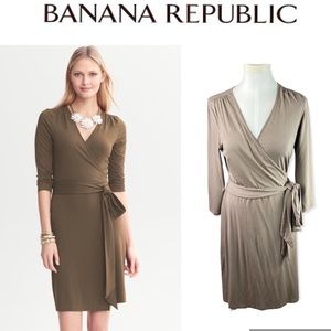 NWT Banana Republic 3/4 sleeve Gemma wrap dress size medium in island khaki